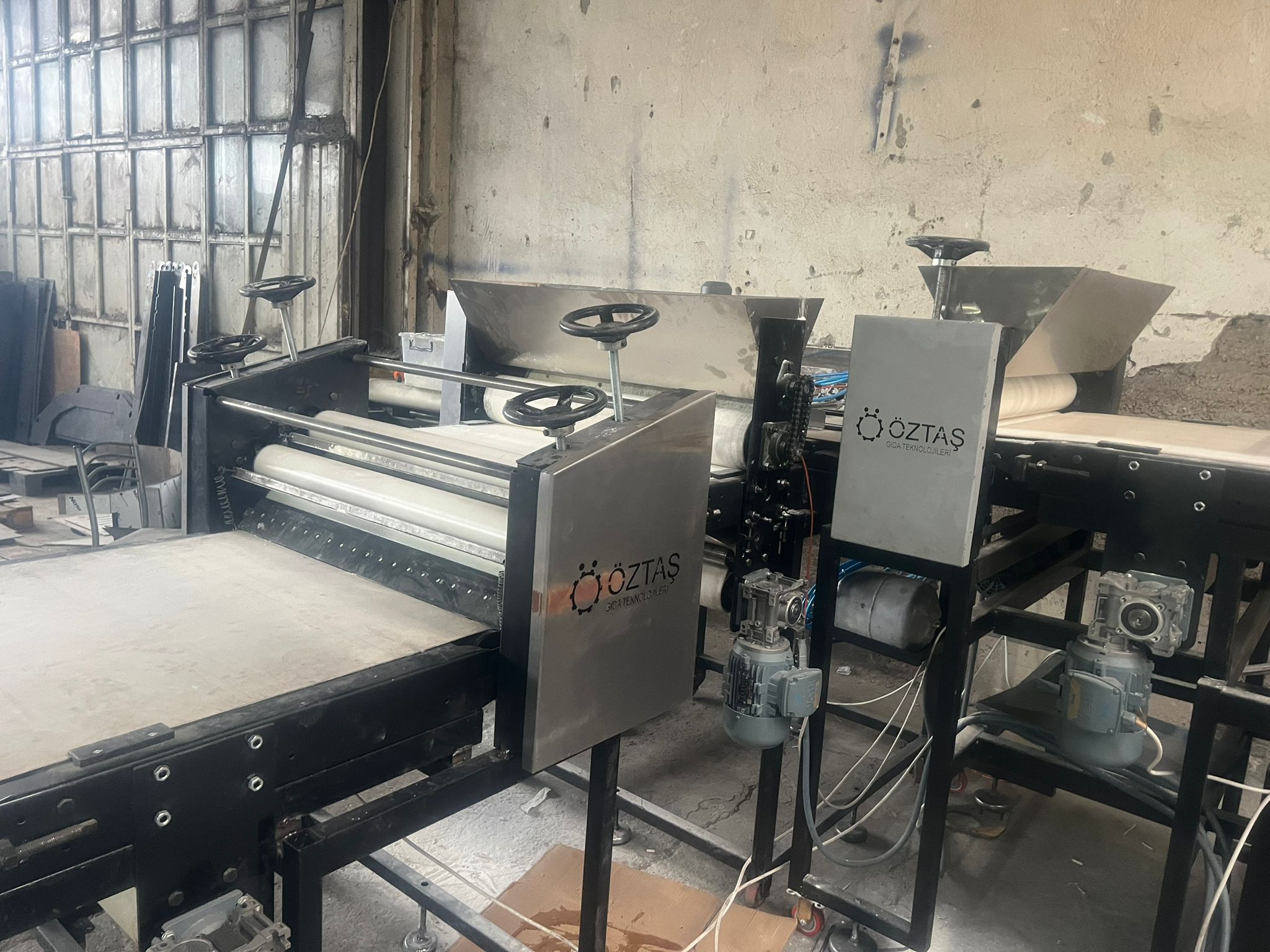 Yarı Otomatik Lavaş Açma